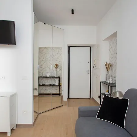 Apartment Navigli 6 - Two Steps From Porta Genova By Innstay *
