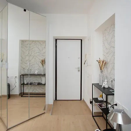Apartment Navigli 6 - Two Steps From Porta Genova By Innstay Milan